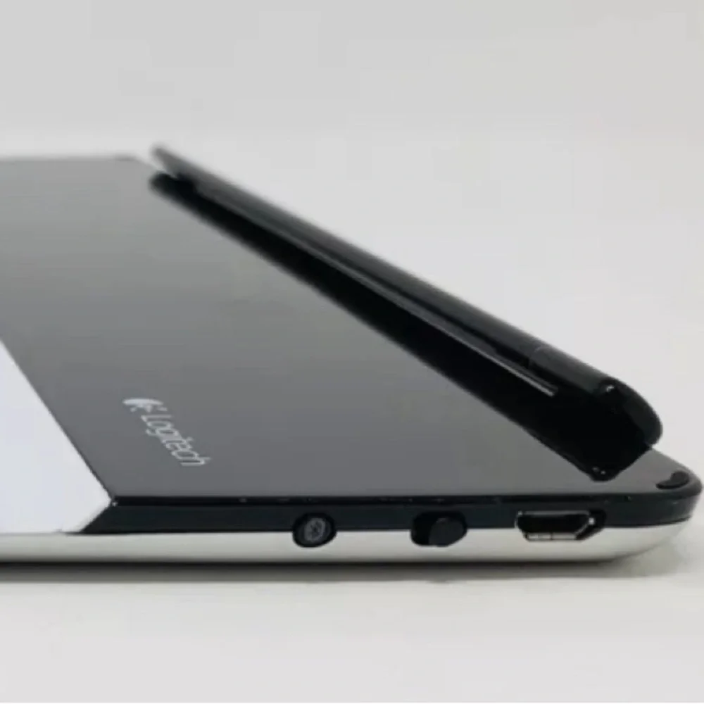 Logitech Ultra Thin Keyboard Bluetooth Cover